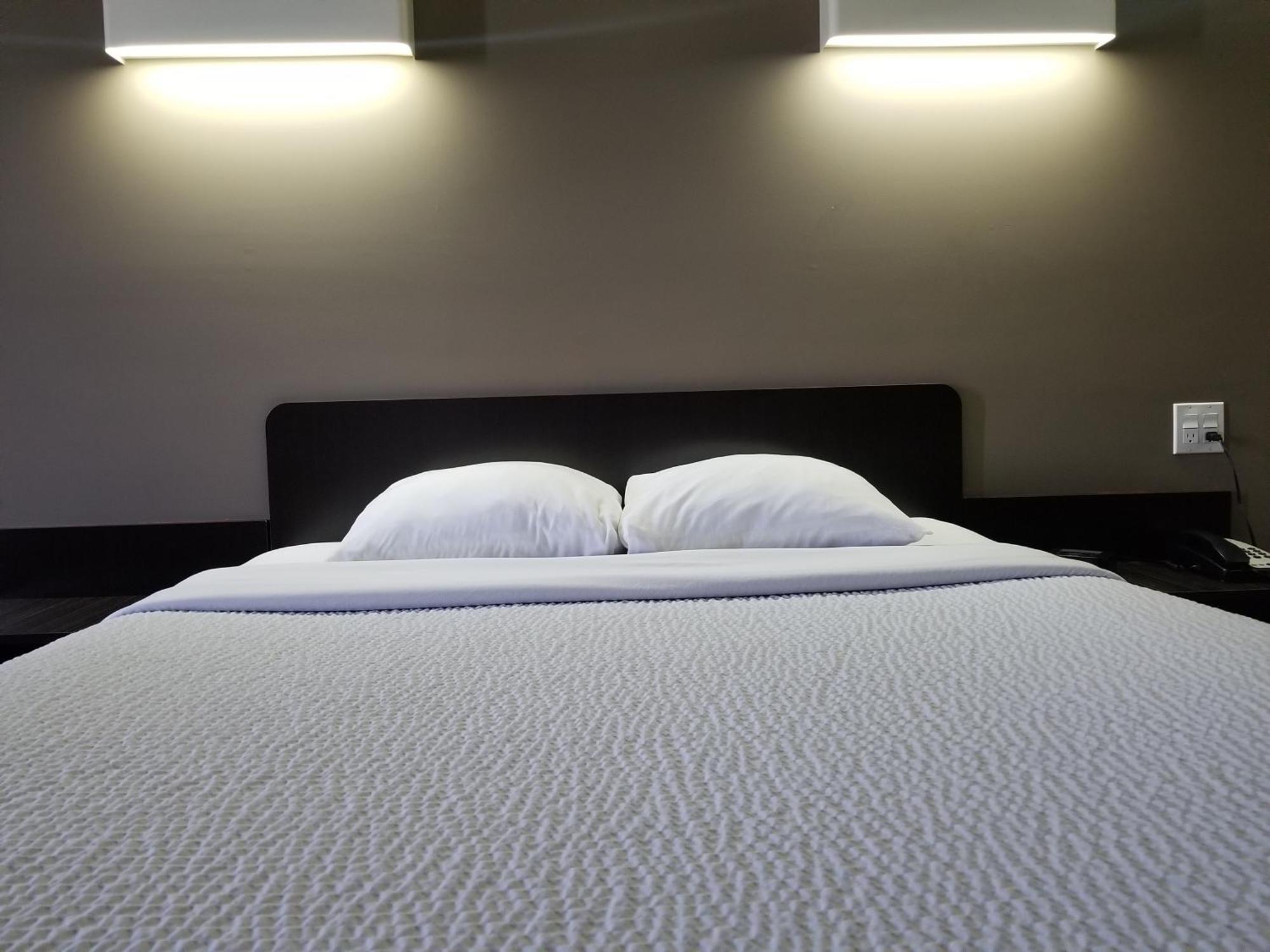 Joys Inn Innisfail, Ab المظهر الخارجي الصورة